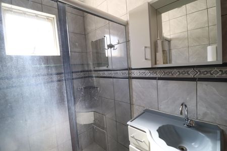 Banheiro Social de casa para alugar com 3 quartos, 180m² em Umuarama, Uberlândia