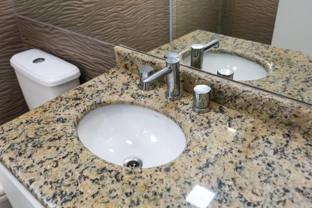 Apartamento à venda com 72m², 3 quartos e 2 vagasBanheiro da Suíte