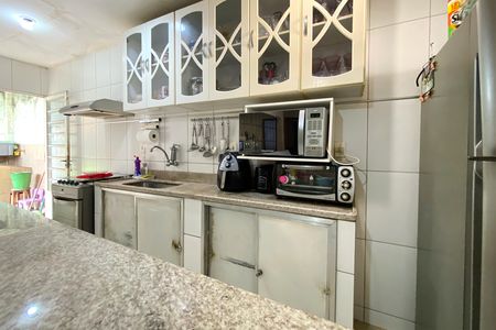 Casa à venda com 218m², 3 quartos e 2 vagas Casa à venda com 218m², 3 quartos e 2 vagasCozinha