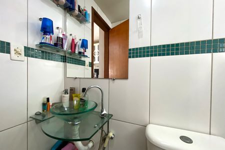 Casa à venda com 218m², 3 quartos e 2 vagas Casa à venda com 218m², 3 quartos e 2 vagasBanheiro