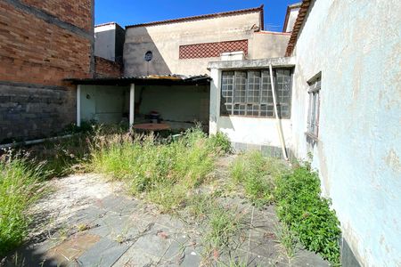 Quintal de casa à venda com 3 quartos, 218m² em Goiânia, Belo Horizonte
