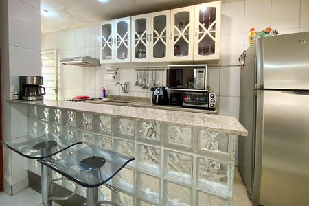 Casa à venda com 218m², 3 quartos e 2 vagas Casa à venda com 218m², 3 quartos e 2 vagasCozinha