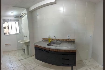 Cozinha e Área de Serviço de apartamento para alugar com 2 quartos, 43m² em Vila Pirajussara, São Paulo