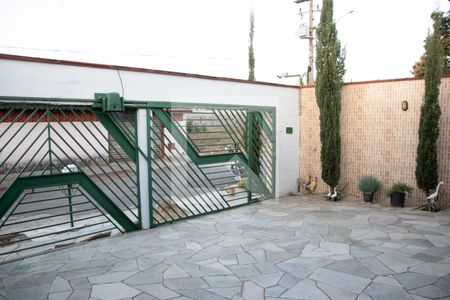 Casa à venda com 372m², 3 quartos e 4 vagas