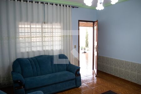 Casa à venda com 3 quartos, 372m² em Setor Caravelo, Goiânia