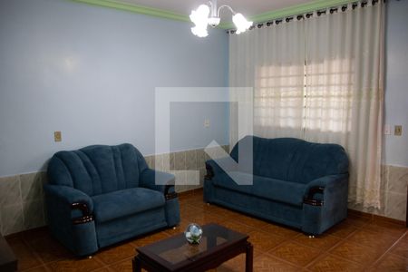Casa à venda com 3 quartos, 372m² em Setor Caravelo, Goiânia