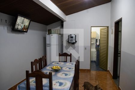 Casa à venda com 3 quartos, 372m² em Setor Caravelo, Goiânia