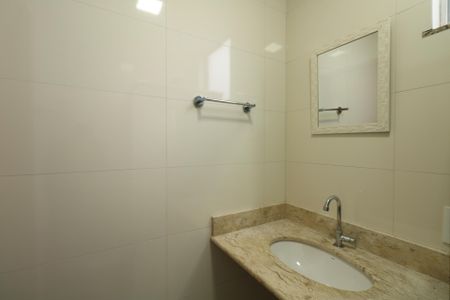 Banheiro de apartamento para alugar com 2 quartos, 47m² em Vila Maria Leonor, Diadema