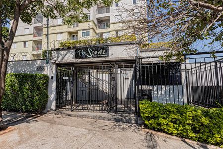 Fachada de apartamento para alugar com 2 quartos, 65m² em Parque Maria Domitila, São Paulo