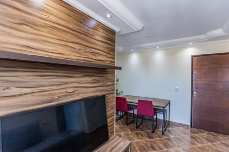 Sala de apartamento para alugar com 2 quartos, 65m² em Parque Maria Domitila, São Paulo