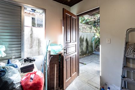 Quarto de Serviço de casa à venda com 2 quartos, 146m² em Vila Ipojuca, São Paulo
