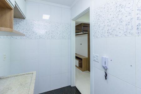 Cozinha de apartamento para alugar com 2 quartos, 45m² em Jaraguá, São Paulo