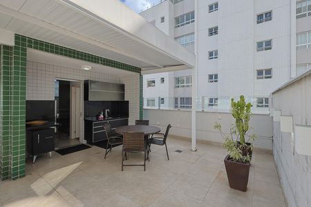 Apartamento à venda com 2 quartos, 140m² em Santa Efigênia, Belo Horizonte