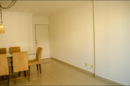 Apartamento à venda com 105m², 3 quartos e 1 vaga Apartamento à venda com 105m², 3 quartos e 1 vagaSala