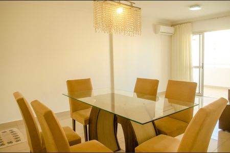Apartamento à venda com 105m², 3 quartos e 1 vaga Apartamento à venda com 105m², 3 quartos e 1 vagaSala de Jantar