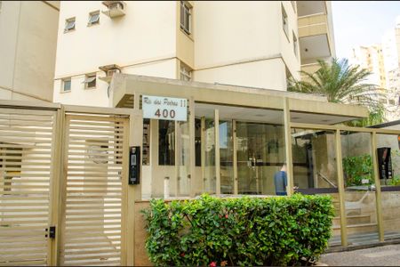 Apartamento à venda com 105m², 3 quartos e 1 vaga Apartamento à venda com 105m², 3 quartos e 1 vagaFachada e portaria