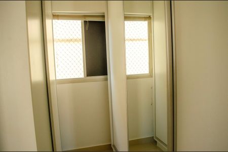 Apartamento à venda com 105m², 3 quartos e 1 vaga Apartamento à venda com 105m², 3 quartos e 1 vagaCloset da suíte