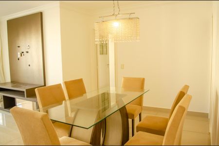 Apartamento à venda com 105m², 3 quartos e 1 vaga Apartamento à venda com 105m², 3 quartos e 1 vagaSala de Jantar