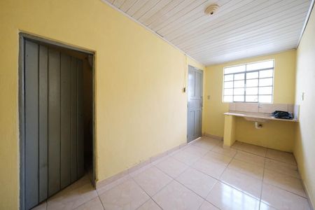 Casa para alugar com 1 quarto, 32m² em Parque Boturussu, São Paulo