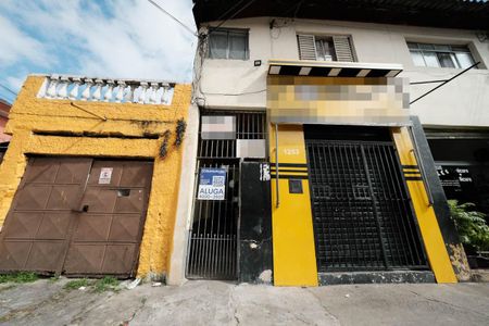 Fachada de casa para alugar com 1 quarto, 32m² em Parque Boturussu, São Paulo