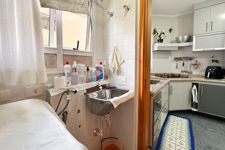 Apartamento à venda com 94m², 3 quartos e 2 vagas Apartamento à venda com 94m², 3 quartos e 2 vagasÁrea de Serviço