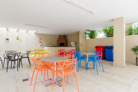 Apartamento à venda com 94m², 3 quartos e 2 vagas Apartamento à venda com 94m², 3 quartos e 2 vagasÁrea comum - Churrasqueira