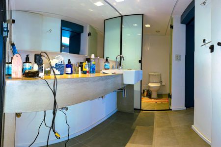 Apartamento para alugar com 72m², 1 quarto e 2 vagasBanheiro