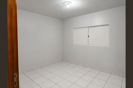 Quarto de casa de condomínio para alugar com 2 quartos, 170m² em Vila Santos Dumont, Aparecida de Goiânia