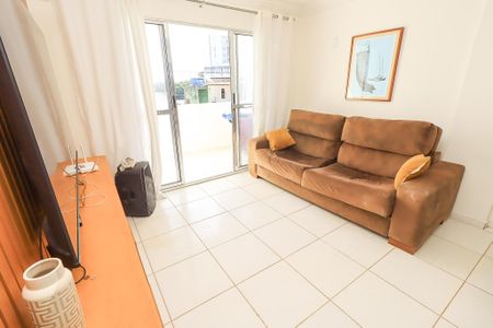 Casa para alugar com 65m², 2 quartos e sem vaga