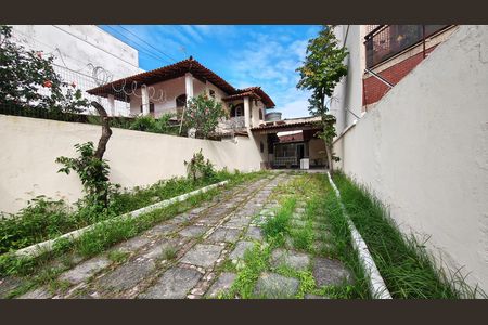 Casa para alugar com 80m², 2 quartos e 4 vagas