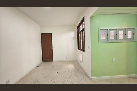 Casa para alugar com 80m², 2 quartos e 4 vagas