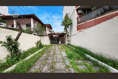 Casa para alugar com 80m², 2 quartos e 4 vagas