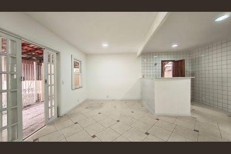 Casa para alugar com 2 quartos, 80m² em Recreio dos Bandeirantes, Rio de Janeiro