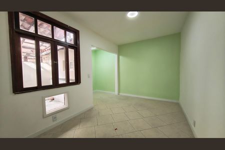 Casa para alugar com 80m², 2 quartos e 4 vagas