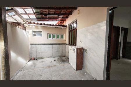 Casa para alugar com 80m², 2 quartos e 4 vagas