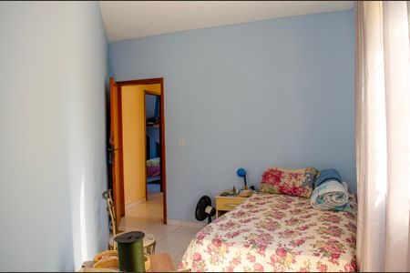 Casa à venda com 220m², 5 quartos e 4 vagas Casa à venda com 220m², 5 quartos e 4 vagasQuarto 2