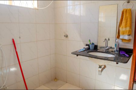 Casa à venda com 220m², 5 quartos e 4 vagas Casa à venda com 220m², 5 quartos e 4 vagasBanheiro da Suíte 1 e 2