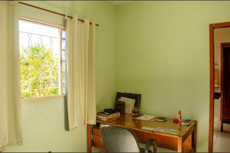Casa à venda com 220m², 5 quartos e 4 vagas Casa à venda com 220m², 5 quartos e 4 vagasSuíte 2