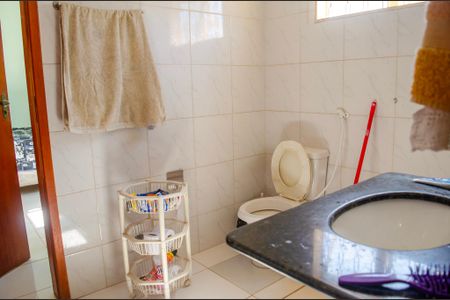 Casa à venda com 220m², 5 quartos e 4 vagas Casa à venda com 220m², 5 quartos e 4 vagasBanheiro da Suíte 1 e 2