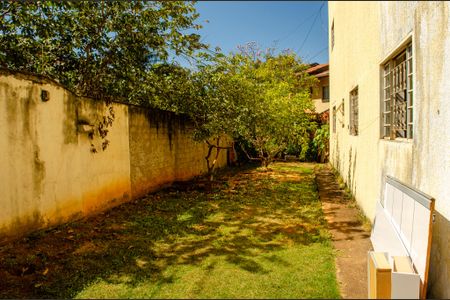 Casa à venda com 220m², 5 quartos e 4 vagas Casa à venda com 220m², 5 quartos e 4 vagasQuintal