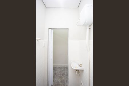 Banheiro de casa para alugar com 1 quarto, 23m² em Piraporinha, Diadema