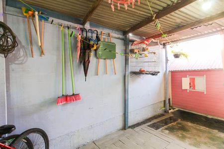 Área externa de casa à venda com 2 quartos, 60m² em Harmonia, Canoas