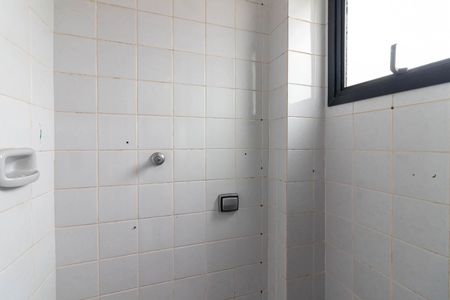 Banheiro de Serviço de apartamento para alugar com 3 quartos, 78m² em Vila Nova Cachoeirinha, São Paulo