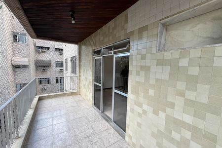 Apartamento para alugar com 89m², 2 quartos e 1 vaga Apartamento para alugar com 89m², 2 quartos e 1 vagaVaranda