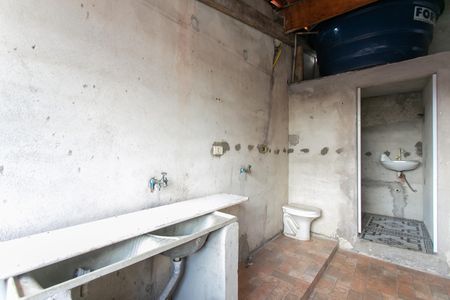 Área de Serviço de casa para alugar com 2 quartos, 160m² em Jardim Noemia, São Paulo