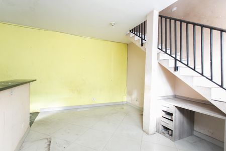 Casa para alugar com 160m², 2 quartos e 1 vaga Casa para alugar com 160m², 2 quartos e 1 vagaSala