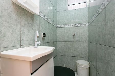 Banheiro 2 de casa para alugar com 2 quartos, 160m² em Jardim Noemia, São Paulo