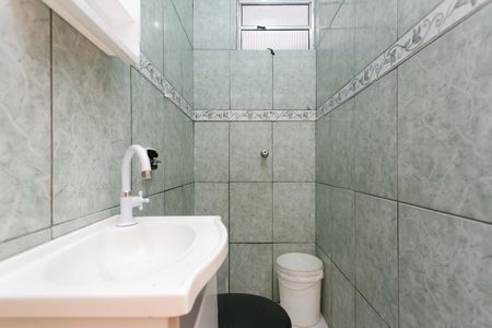 Casa para alugar com 160m², 2 quartos e 1 vaga Casa para alugar com 160m², 2 quartos e 1 vagaBanheiro 2