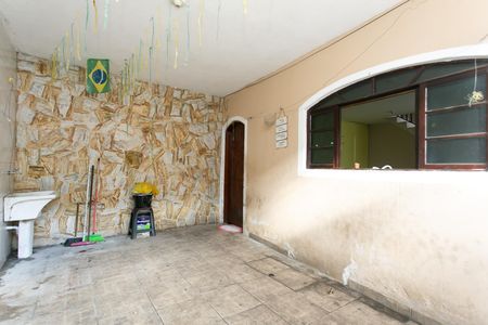 Garagem de casa para alugar com 2 quartos, 160m² em Jardim Noemia, São Paulo