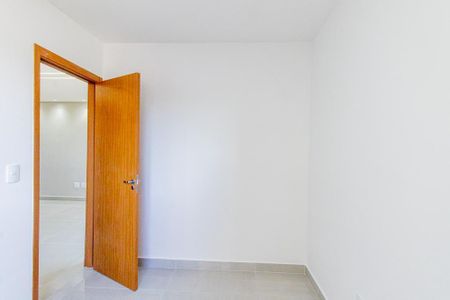 Quarto 1 de apartamento para alugar com 2 quartos, 45m² em Cidade Industrial de Curitiba, Curitiba